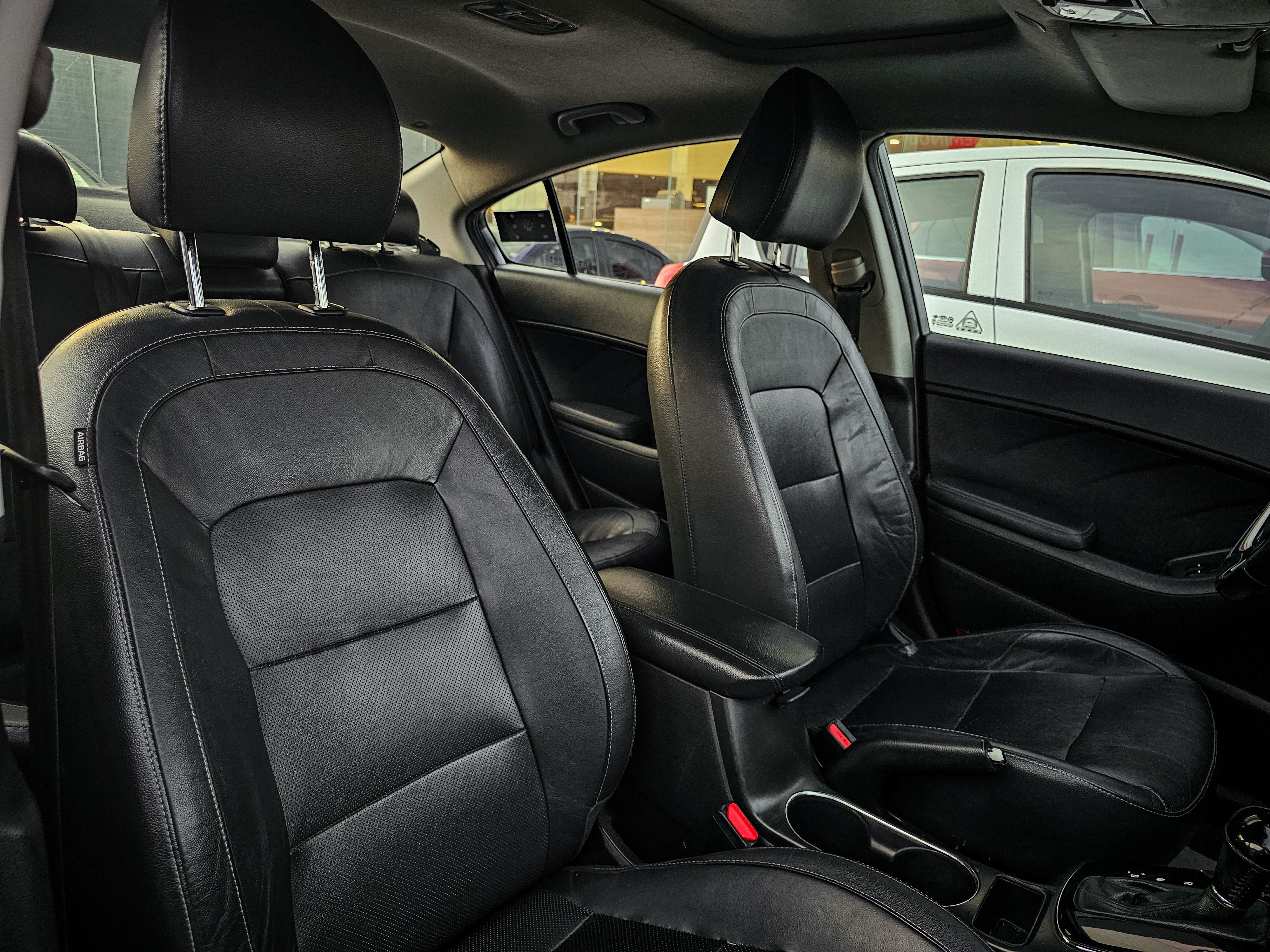 2017 Kia USADOS Forte 2.0 Hb 5 p Sx At